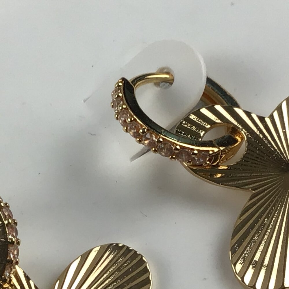 Mia & Amelia 18k Gold Over Brass Butterfly Earrings - Picture 3 of 4